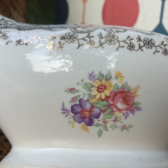 French Saxon China 22K Gold Lace Gravy Boat with Floral Bouquet - Picture 9 of 14